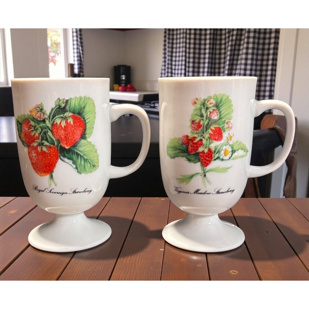 Keens Imperial Strawberry Royal Sovereign Virginia Meadows Design Vintage 50s